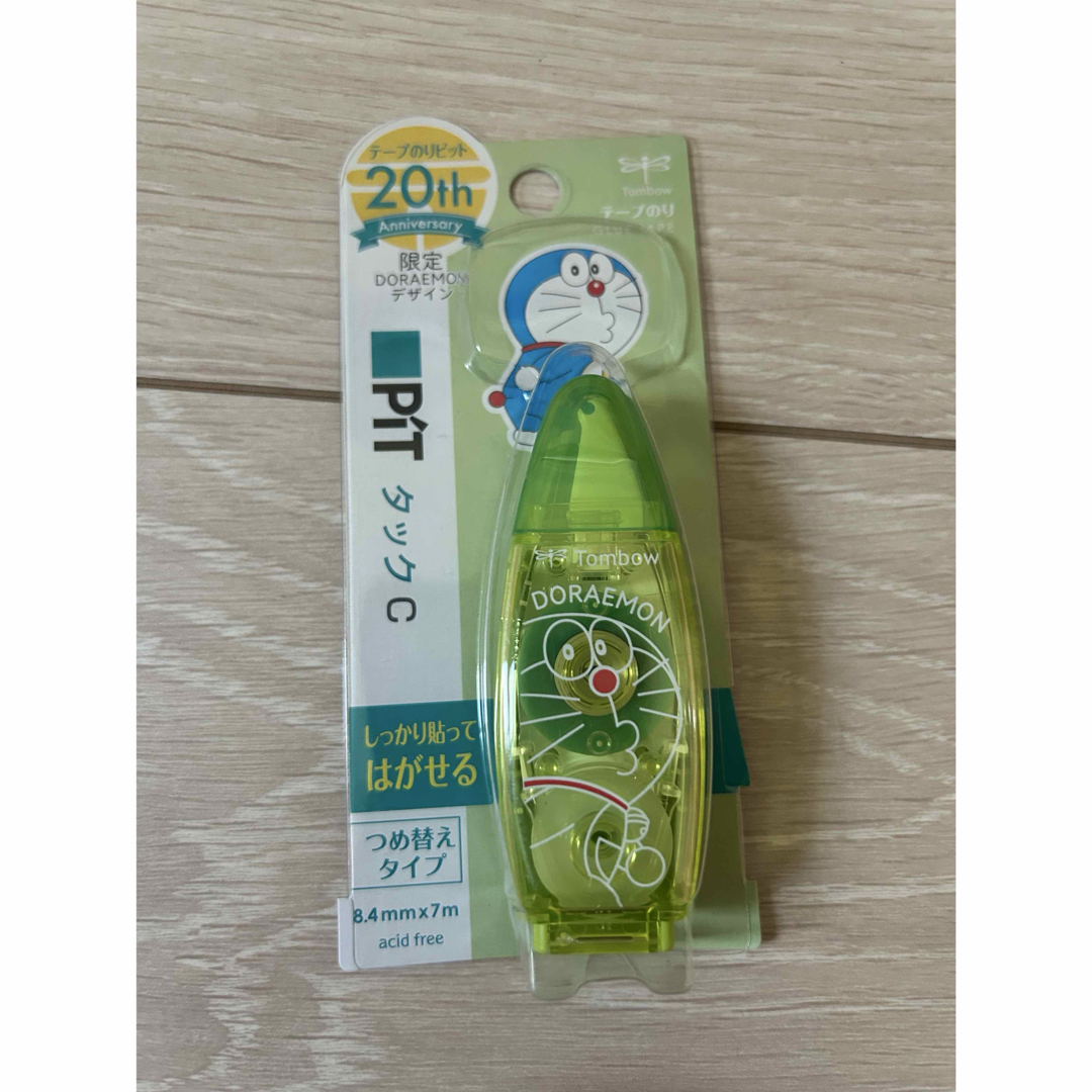 トンボ鉛筆(トンボエンピツ)のテープのり ピット PiT タックC 限定 ドラえもん インテリア/住まい/日用品の文房具(その他)の商品写真