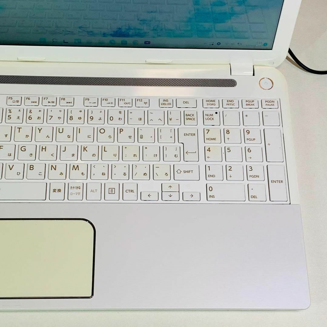 東芝 - カメラ✨Bluetooth✨SSD✨15.6インチ✨白✨東芝✨ノート 東芝 - カメラ✨Bluetooth✨SSD✨15.6インチ✨白✨東芝✨ノート