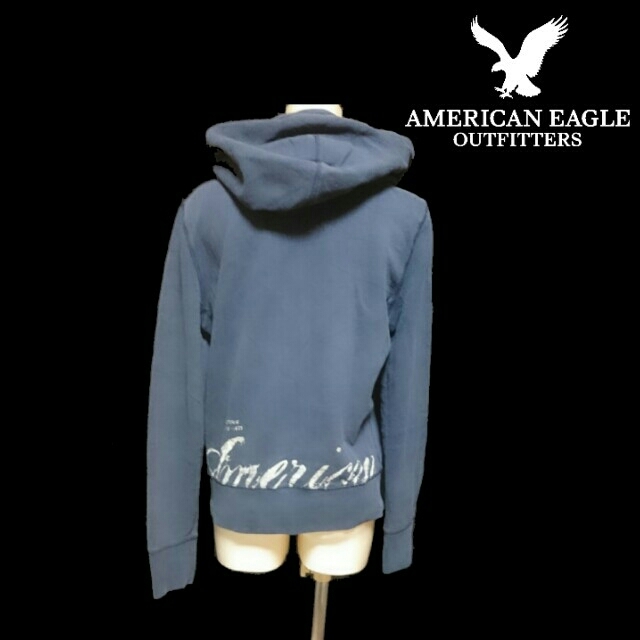 American Eagle(アメリカンイーグル)のアメリカンイーグル♡ プルオーバー ロゴ パーカー ネイビー/レディースM～L レディースのトップス(パーカー)の商品写真