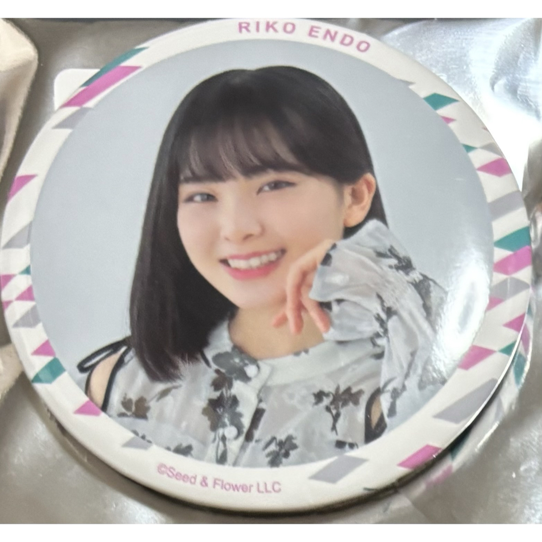 櫻坂 櫻坂46 キッチンカー 缶バッジ 遠藤理子 エンタメ/ホビーのタレントグッズ(アイドルグッズ)の商品写真