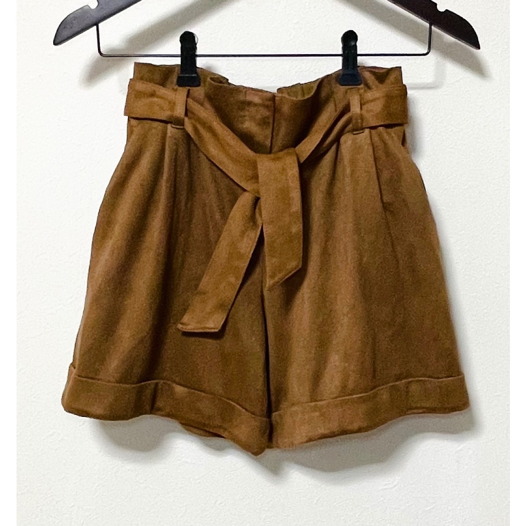 ZARA KIDS(ザラキッズ)のZARA KIDS ベルト付き スエード 風 ショート パンツ 160 162  キッズ/ベビー/マタニティのキッズ服女の子用(90cm~)(パンツ/スパッツ)の商品写真