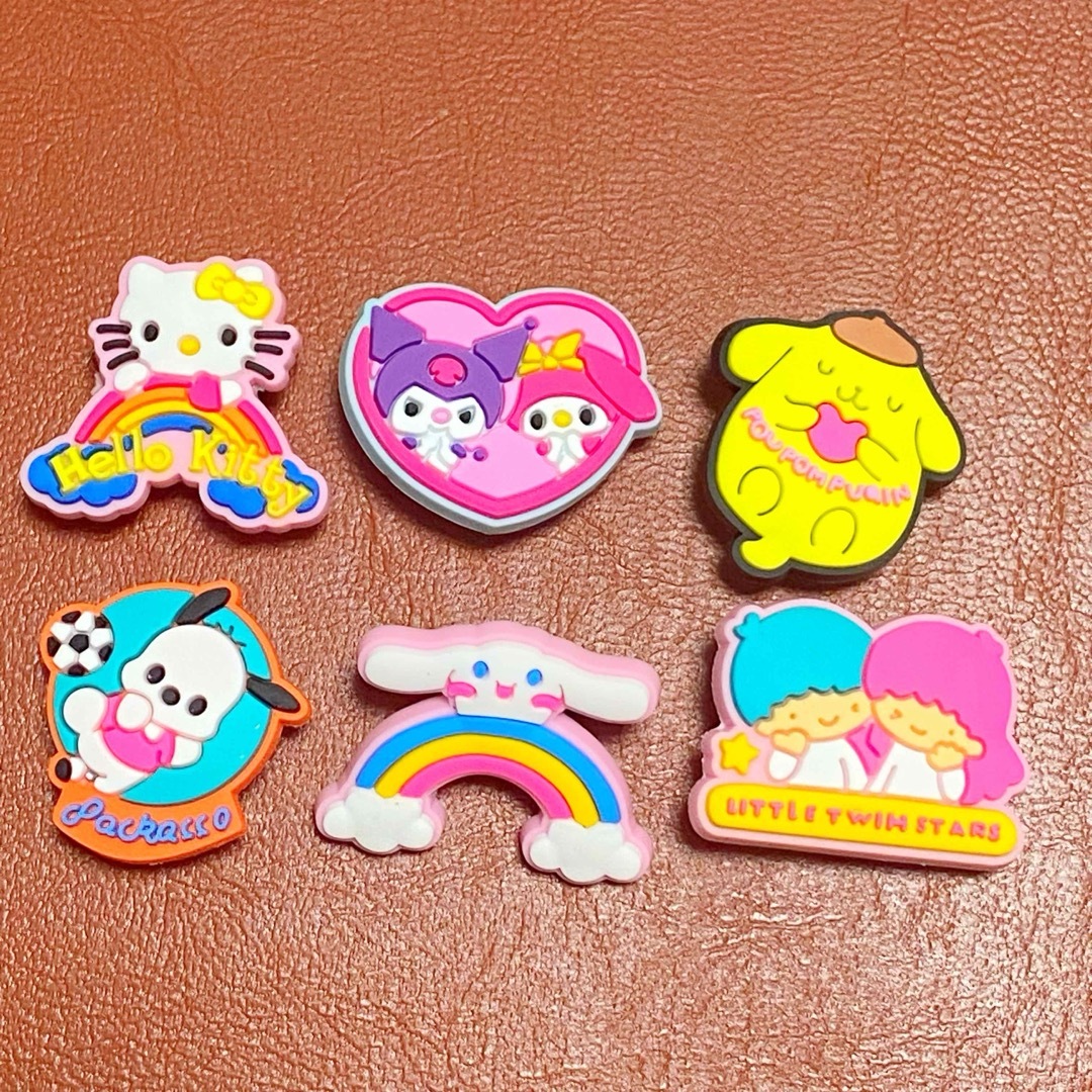 サンリオ クロックスジビッツ サンダルアクセサリー エンタメ/ホビーのおもちゃ/ぬいぐるみ(キャラクターグッズ)の商品写真