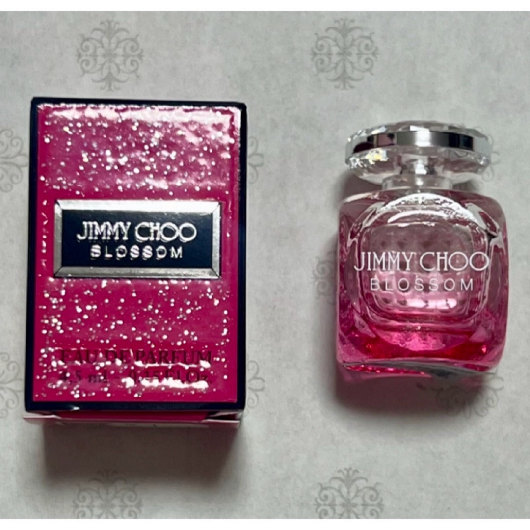 JIMMY CHOO(ジミーチュウ)のジミーチュウ ブロッサム 4.5ml コスメ/美容の香水(香水(女性用))の商品写真