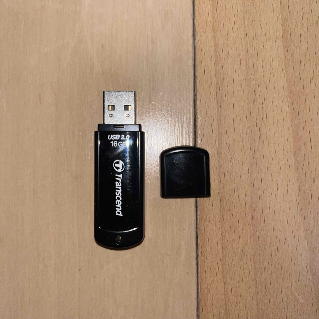 Transcend(トランセンド)のトランセンド社 USB2.0 16GB メモリ スマホ/家電/カメラのPC/タブレット(PC周辺機器)の商品写真