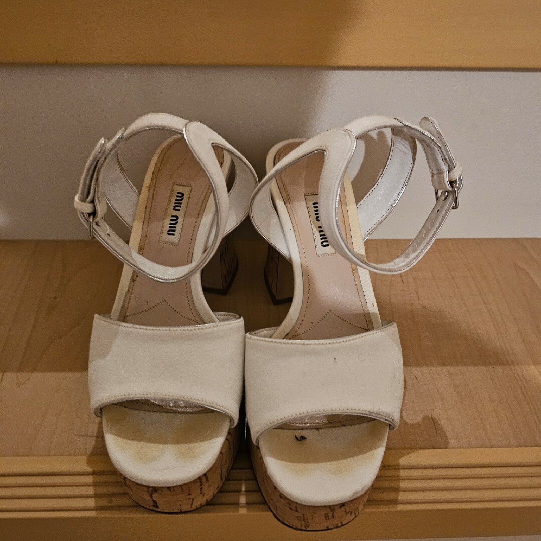 MIU MIU(ミュウミュウ)のmiumiuの靴 レディースの靴/シューズ(ハイヒール/パンプス)の商品写真
