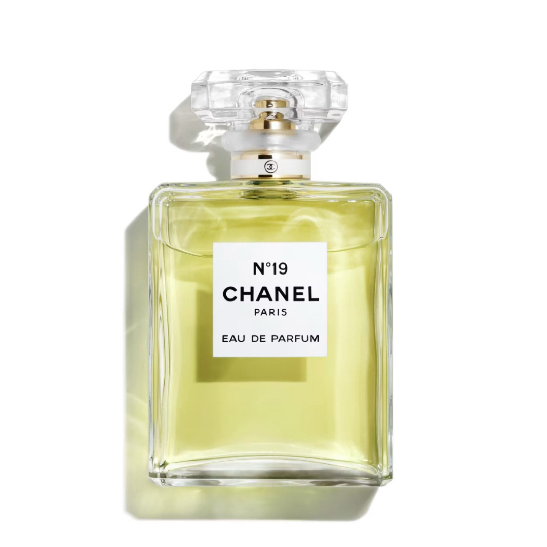 CHANEL - 未開封 正規品 CHANEL N°19 Eau de Parfum 50ml の通販 CHANEL - 未開封 正規品 CHANEL N°19 Eau de Parfum 50ml の通販