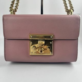 グッチ(GUCCI)のグッチパドロックチェーンショルダーバッグピンクレザーゴールド金具(ショルダーバッグ)