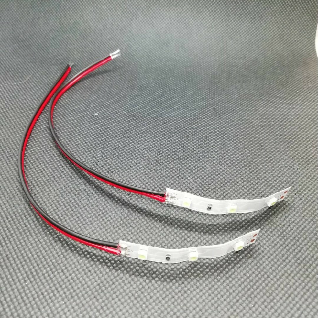 ジオラマ電飾に！ LEDテープライト 5cm 1本〜 配線付き 12V 非防水■ エンタメ/ホビーのテーブルゲーム/ホビー(鉄道)の商品写真