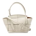 BOTTEGA VENETA ボッテガ ヴェネタ ボッテガベネタ マキシイントレチャート ミニ ザ アルコ ハンドバッグ 2WAYショルダー レザー ホワイト 600606