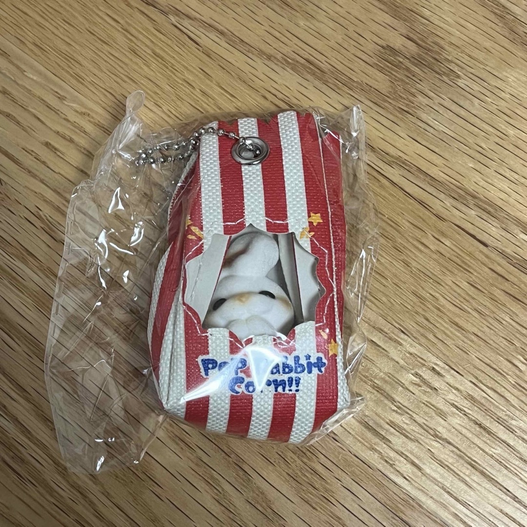 ポップコーンくま ガチャ うるうるうさぎ エンタメ/ホビーのおもちゃ/ぬいぐるみ(キャラクターグッズ)の商品写真