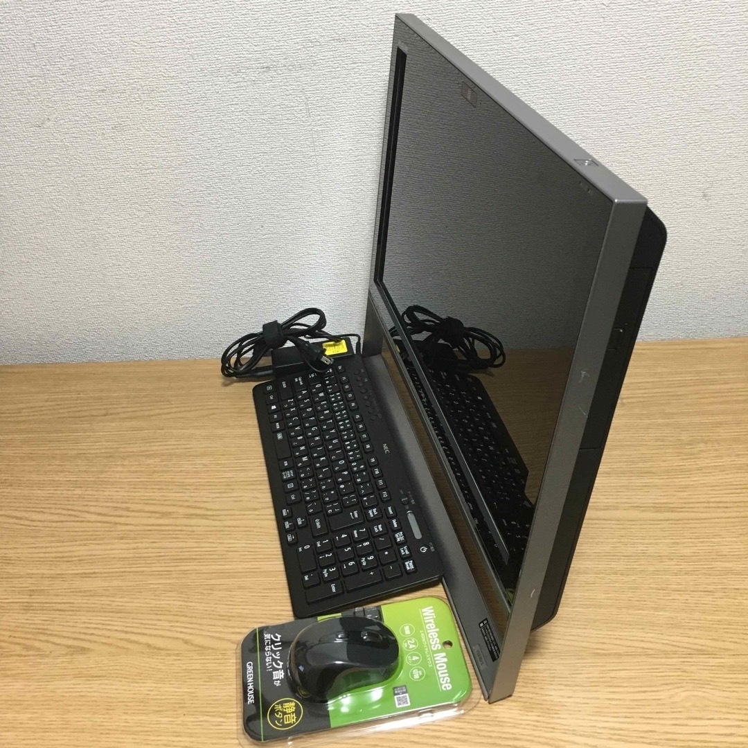 NEC(エヌイーシー)のNEC VALUESTAR 一体型 デスクトップ Win11 地デジ 取説 スマホ/家電/カメラのPC/タブレット(デスクトップ型PC)の商品写真