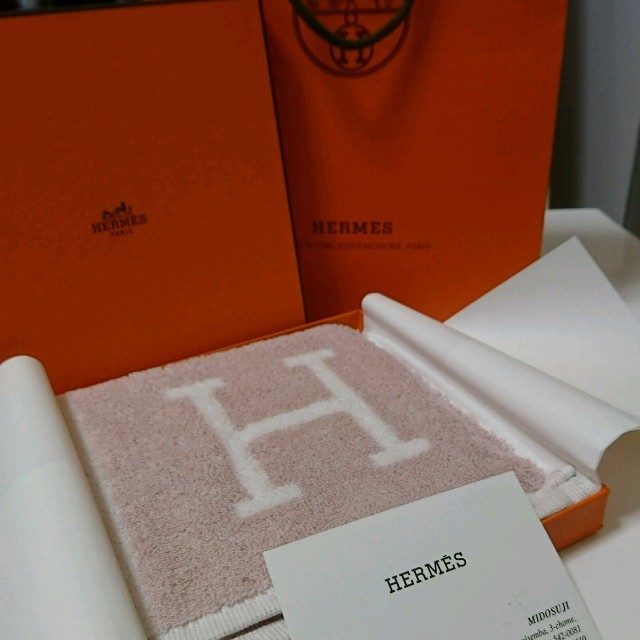 Hermes(エルメス)のHERMES ハンドタオル ピンク レディースのファッション小物(ハンカチ)の商品写真