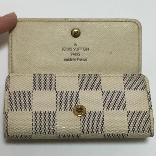 LOUIS VUITTON(ルイヴィトン)の☆たーちゃん様☆ 中古 ルイヴィトン④ ジャンク ダミエ白アズール４連キーケース メンズのファッション小物(キーケース)の商品写真