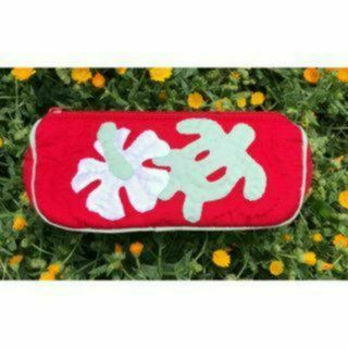 ＜正規品＞三角ポーチ ♡ホヌ/ハイビスカス♡赤♡ハワイアンキルト(ポーチ)