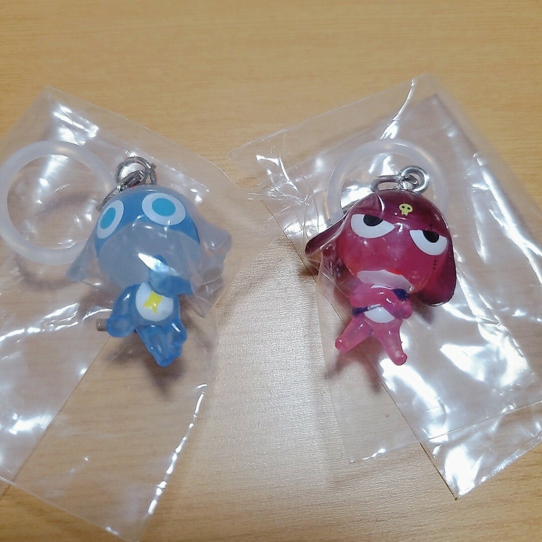 BANDAI(バンダイ)のケロロ軍曹 めじるしアクセサリーであります ギロロ伍長 ドロロ兵長 ガチャガチャ エンタメ/ホビーのおもちゃ/ぬいぐるみ(キャラクターグッズ)の商品写真