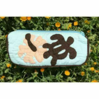 ＜正規品＞三角ポーチ♡ホヌ/ハイビスカス♡ミントブルー♡ハワイアンキルト(ポーチ)