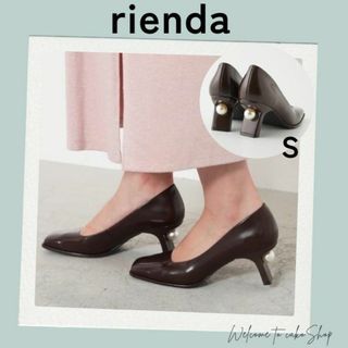 リエンダ(rienda)の未使用》rienda リエンダ スクエアトゥ　変形ヒール パンプス　S　パール(ハイヒール/パンプス)