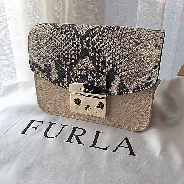 Furla(フルラ)の都内百貨店購入♡2017SS FURLA メトロポリス カスタマイズ♡ レディースのバッグ(ショルダーバッグ)の商品写真