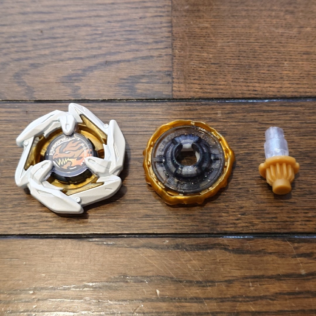 BEYBLADE(ベイブレード)のベイブレードX ドランダガー 9-60LF メタルコートホワイト エンタメ/ホビーのおもちゃ/ぬいぐるみ(その他)の商品写真