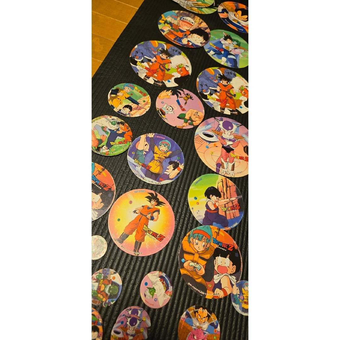 ドラゴンボール(ドラゴンボール)のドラゴンボール めんこ パッチン 大小サイズ混合 約100枚 昭和レトロ まとめ エンタメ/ホビーのアニメグッズ(その他)の商品写真