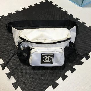 シャネル(CHANEL)のポノとラム様専用！♡(ボディバッグ/ウエストポーチ)