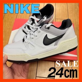 ナイキ(NIKE)の✨新品✨ナイキ フルフォース ロー ホワイト ブラック カジュアル スポーツ(スニーカー)