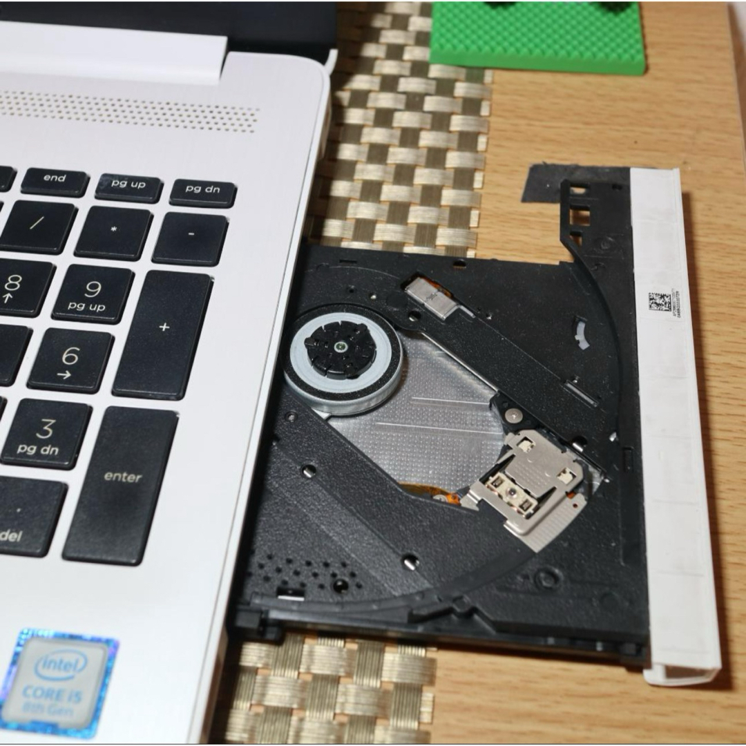hp - Win11公式サポート/8世代i5/メ8G/SSD+HDD/DVD/無線/カメラ hp - Win11公式サポート/8世代i5/メ8G/SSD+HDD/DVD/無線/カメラ