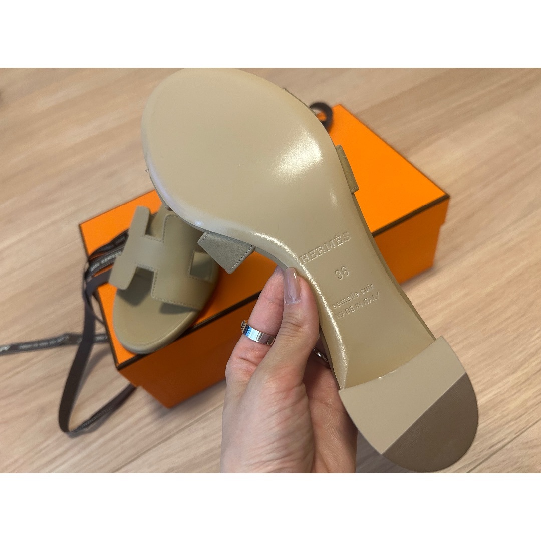 HERMES - 2025SS HERMES オアジス ベージュ・リン サンダル