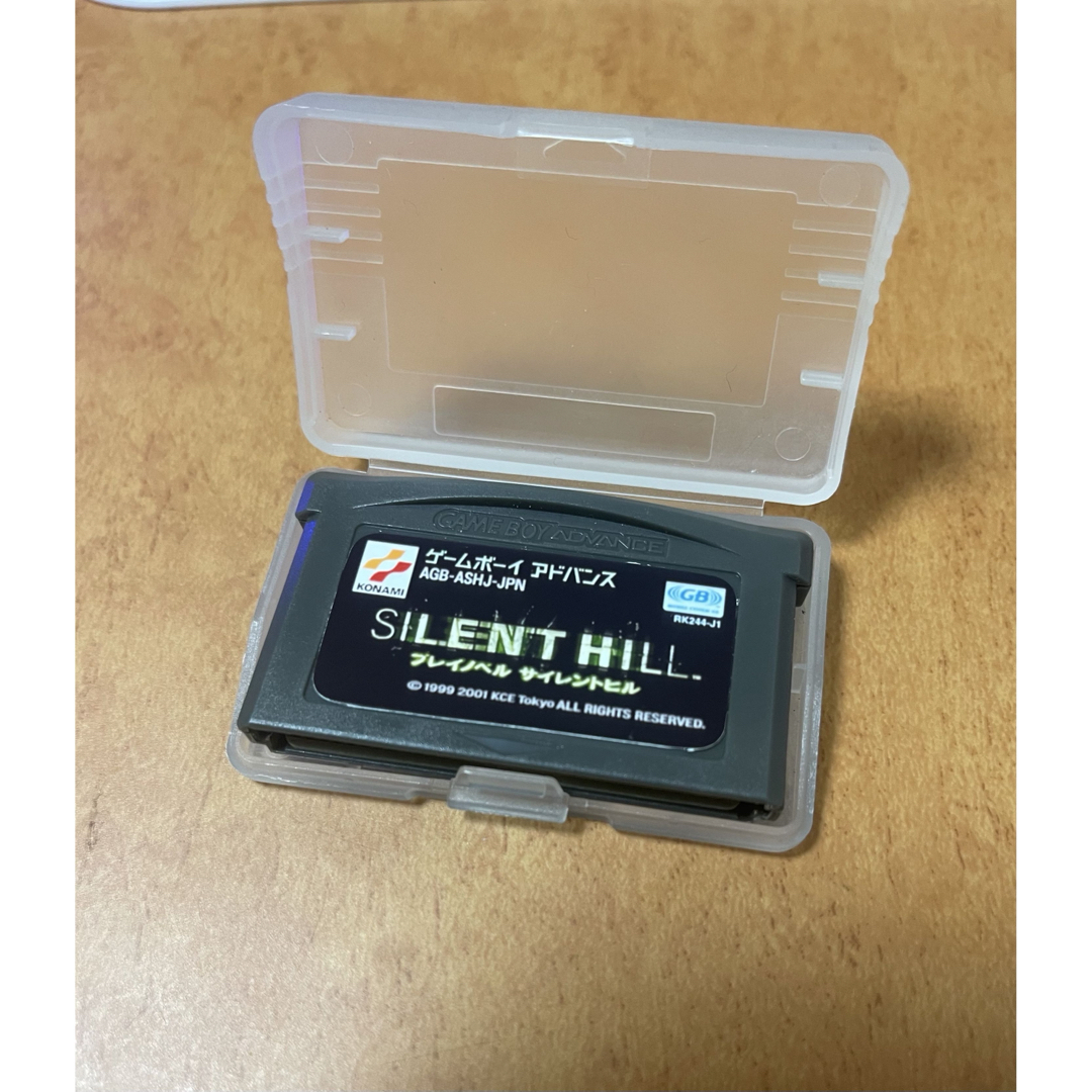 ゲームボーイアドバンス(ゲームボーイアドバンス)のSILENT HILL ゲームボーイアドバンス エンタメ/ホビーのゲームソフト/ゲーム機本体(家庭用ゲームソフト)の商品写真