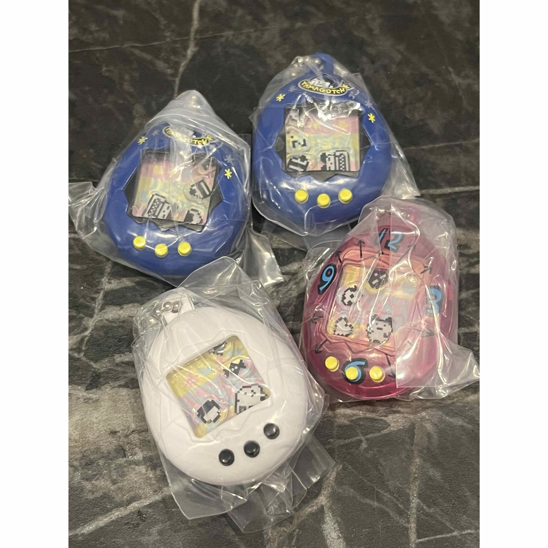 たまごっち シャカシャカチャームコレクション エンタメ/ホビーのおもちゃ/ぬいぐるみ(キャラクターグッズ)の商品写真