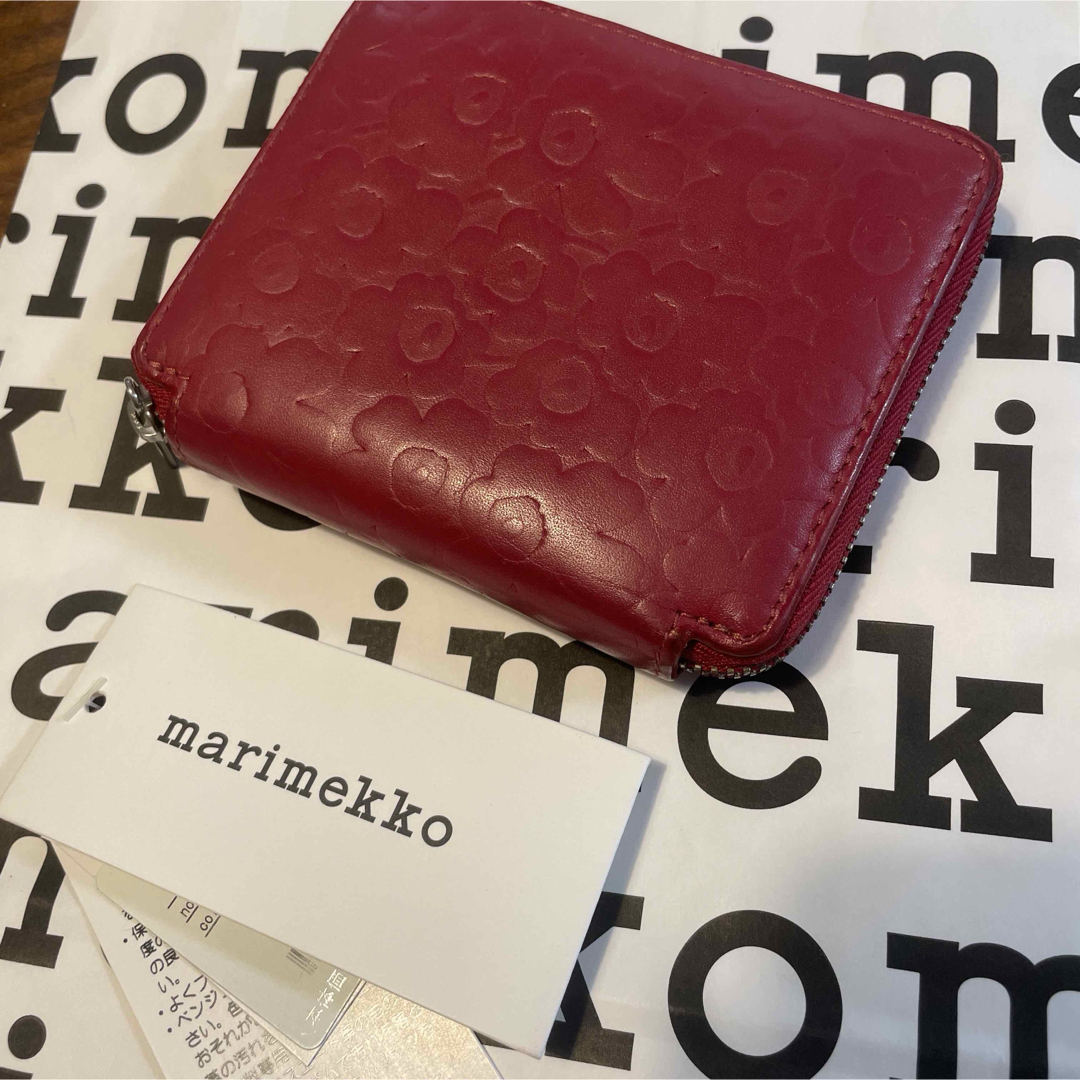 marimekko(マリメッコ)の廃盤品！marimekko ペトラ　エンボス加工型押し　レザーウォレット　お財布 レディースのファッション小物(財布)の商品写真