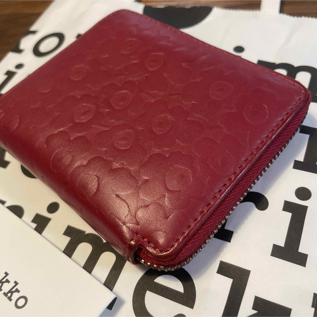 marimekko(マリメッコ)の廃盤品！marimekko ペトラ　エンボス加工型押し　レザーウォレット　お財布 レディースのファッション小物(財布)の商品写真