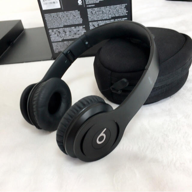 Beats by Dr Dre(ビーツバイドクタードレ)のbeats solo 箱付き ヘッドホン スマホ/家電/カメラのオーディオ機器(ヘッドフォン/イヤフォン)の商品写真