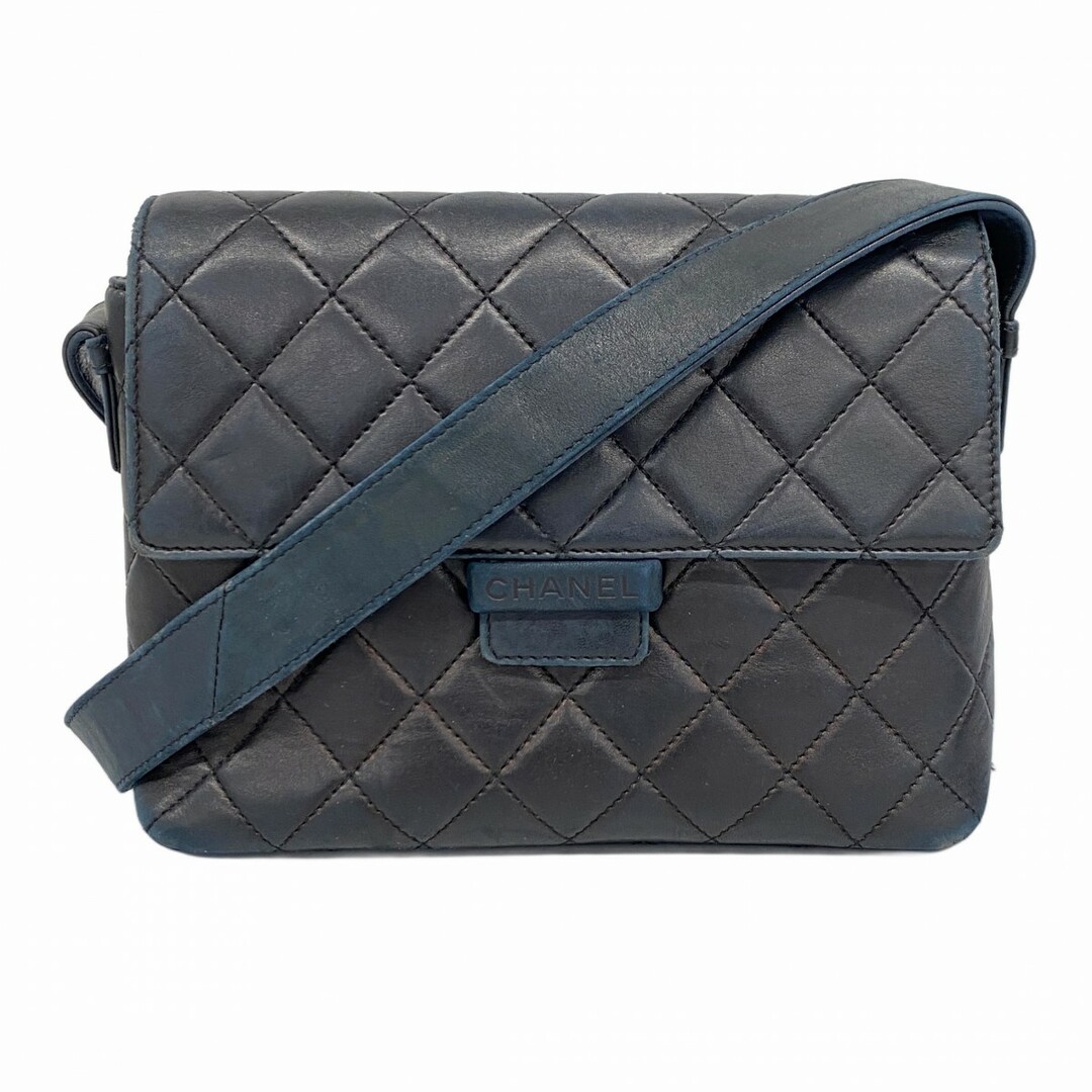 CHANEL - 【5ed4327】シャネル ショルダーバッグ マトラッセ ラムスキン ブラック ゴールド金具【中古】レディース