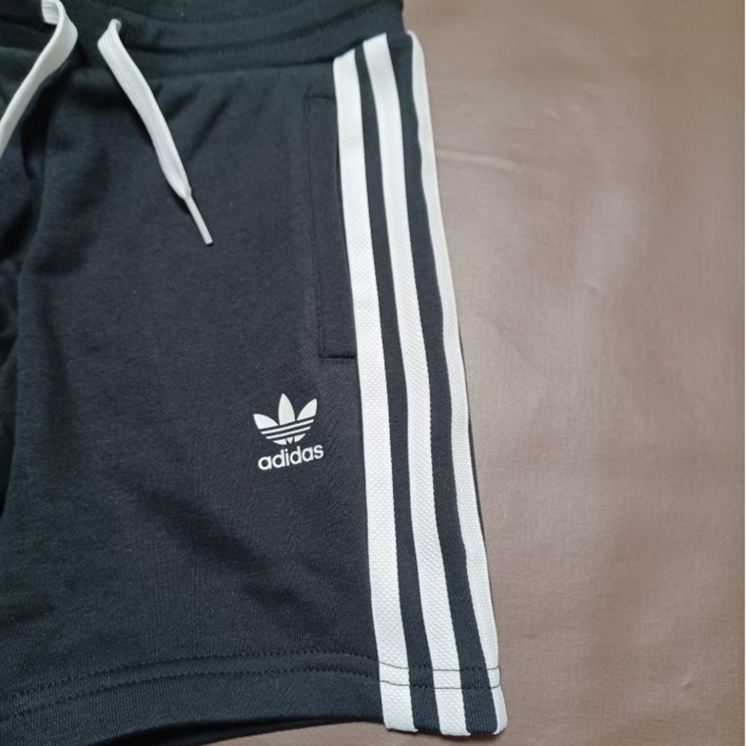 adidas Originals(アディダスオリジナルス)のadidas アディカラー ショーツ & Tシャツ セットアップ　120サイズ キッズ/ベビー/マタニティのキッズ服男の子用(90cm~)(Tシャツ/カットソー)の商品写真