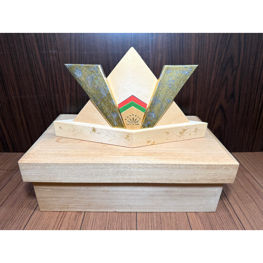 木製 兜 金箔 桐製 京都大丸で購入 木製 兜 金箔 桐製 京都大丸で購入（神戸 人形舗 福順号 -工房