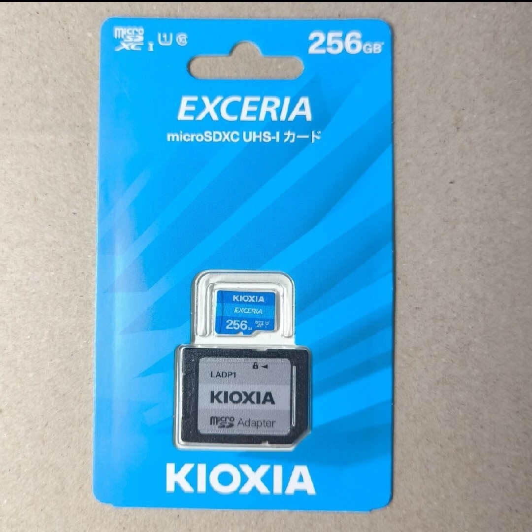東芝(トウシバ)の新品未開封■匿名配送■KIOXIA キオクシア microSDカード 256GB スマホ/家電/カメラのPC/タブレット(PC周辺機器)の商品写真