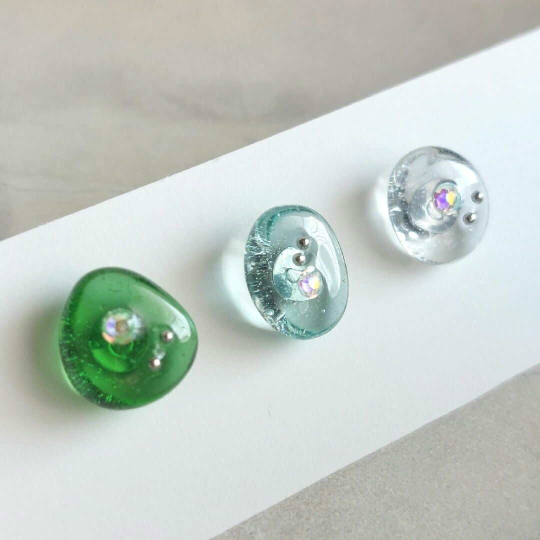 ◆ハンドメイド◆シーグラス◆小さめピアス◆3点セット◆クリア◆グリーン◆水色◆ ハンドメイドのアクセサリー(ピアス)の商品写真