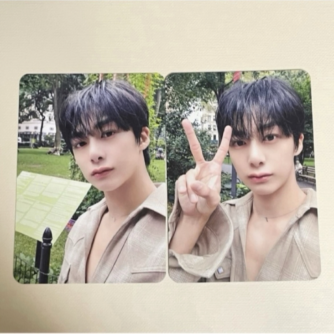 monsta x(モンスタエックス)のON MY WAY 写真集 applemusic ヒョンウォン 特典トレカ エンタメ/ホビーのタレントグッズ(アイドルグッズ)の商品写真