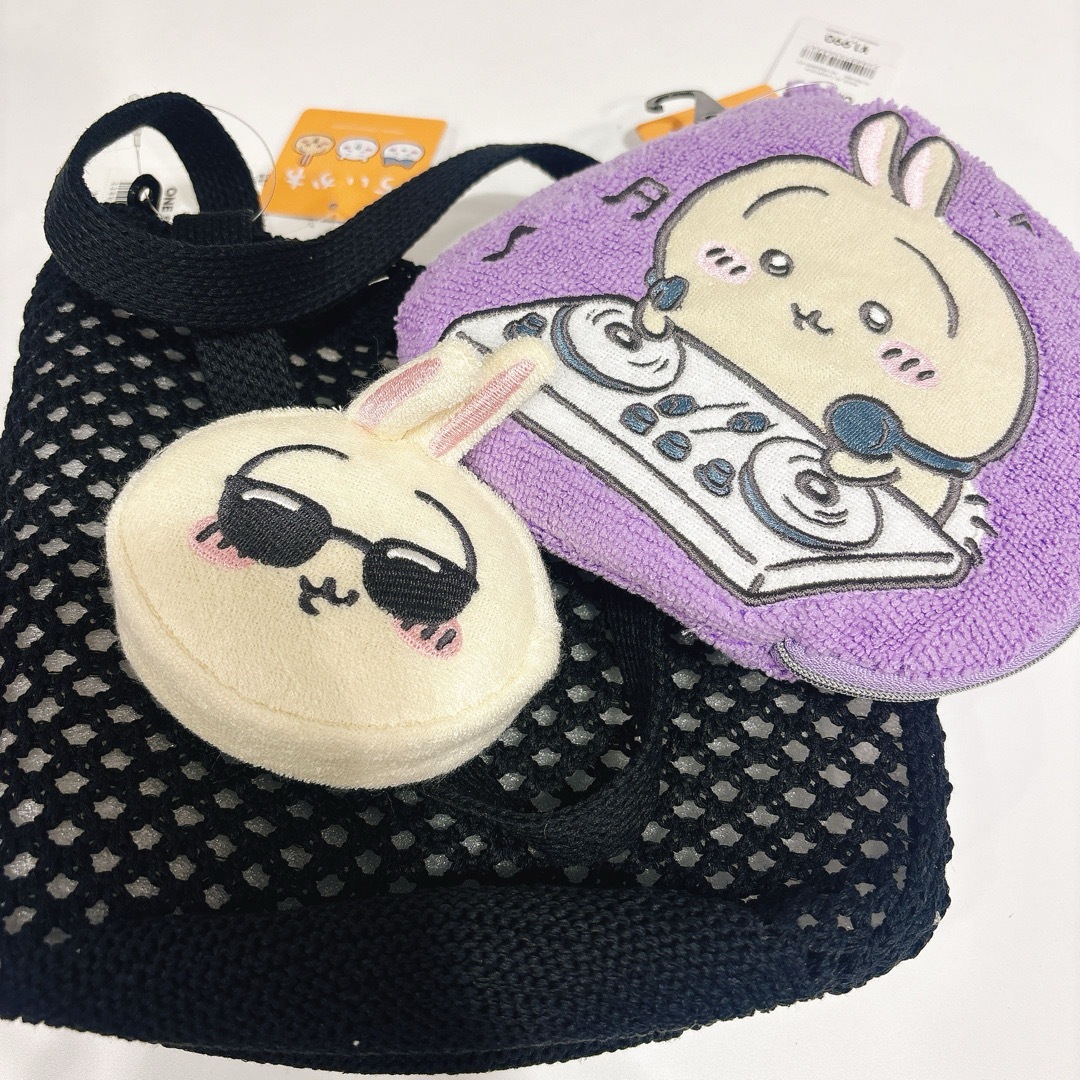 GU(ジーユー)のちいかわ GU うさぎ トートバッグ ポーチ エンタメ/ホビーのおもちゃ/ぬいぐるみ(キャラクターグッズ)の商品写真