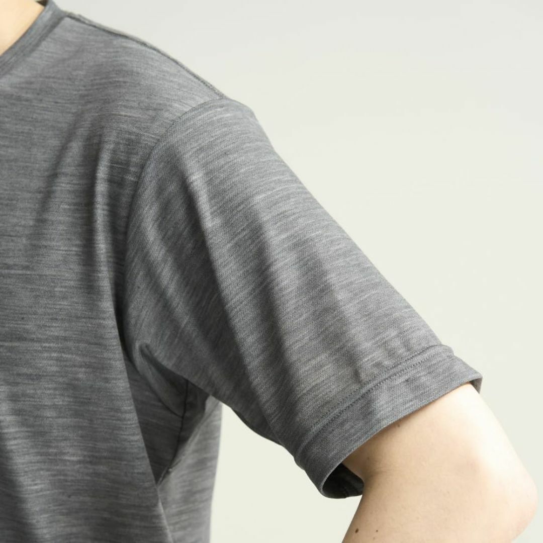 【在庫処分】[ミズノ] メリノウール 365 Tシャツ Vネック 半袖シャツ 速 メンズのファッション小物(その他)の商品写真