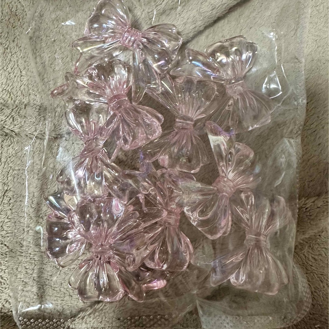 クリアなリボンビーズ♡新作‼️ ハンドメイドの素材/材料(各種パーツ)の商品写真