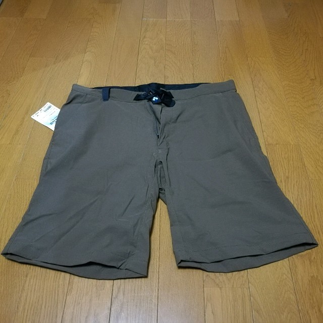 mont bell(モンベル)の【becchi0311様専用】モンベル　ハーフパンツ（カーキ色） メンズのパンツ(ショートパンツ)の商品写真