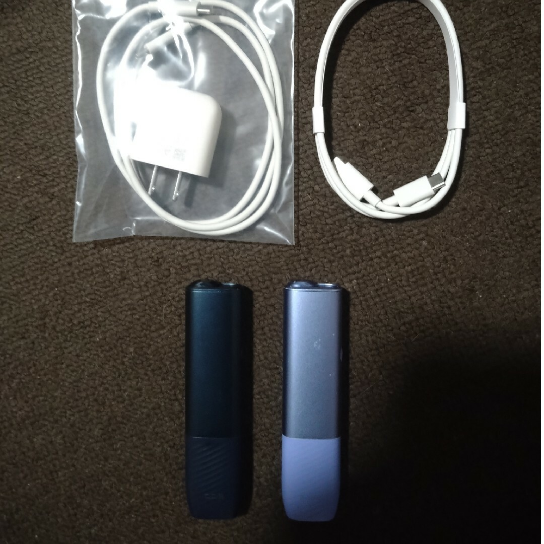 IQOS(アイコス)の最新　IQOS 本体、付属品 イルマiワン ブラック系、バイオレットセット メンズのファッション小物(タバコグッズ)の商品写真
