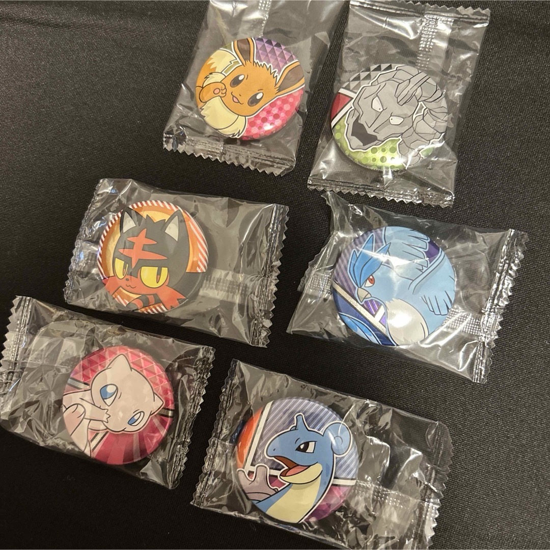 ポケモン(ポケモン)の【新品未開封】ポケモンセンター 缶バッジ エンタメ/ホビーのおもちゃ/ぬいぐるみ(キャラクターグッズ)の商品写真