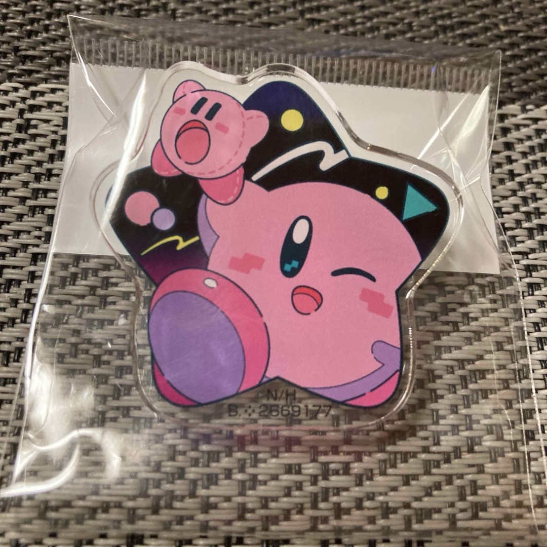 星のカービィ ときめき☆クレーンフィーバー限定 カプセルアクリルバッジ カービィ エンタメ/ホビーのアニメグッズ(バッジ/ピンバッジ)の商品写真