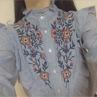 ザラ(ZARA)のZARA 刺繍 ブラウス(シャツ/ブラウス(長袖/七分))