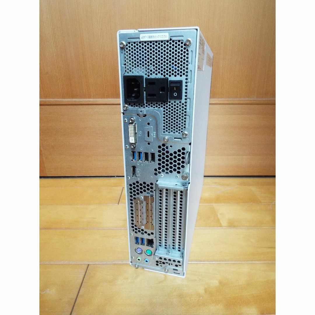 ESPRIMO D588/VX  i3-8100 8G SSD256G+HDD スマホ/家電/カメラのPC/タブレット(デスクトップ型PC)の商品写真