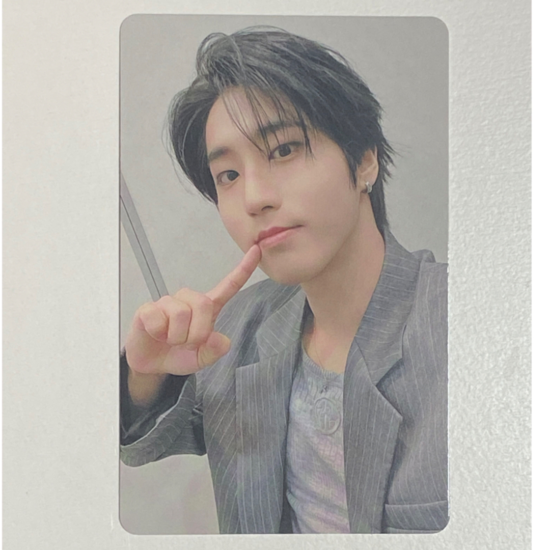 Stray Kids(ストレイキッズ)のHollow ハン 会場限定トレカ 5/17 エンタメ/ホビーのCD(K-POP/アジア)の商品写真