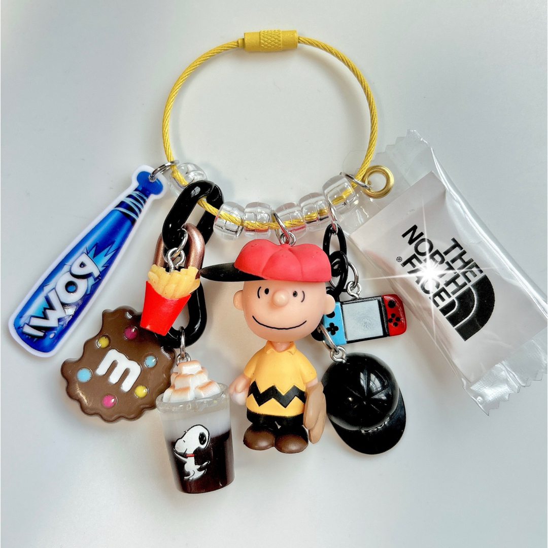 SNOOPY(スヌーピー)のチャーリーブラウン♡じゃらじゃらキーホルダー エンタメ/ホビーのおもちゃ/ぬいぐるみ(キャラクターグッズ)の商品写真